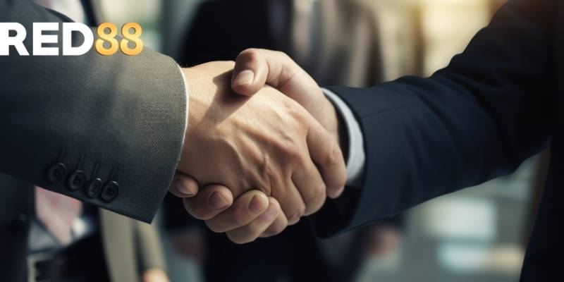 Người chơi liên hệ với bộ phận CSKH Red88 bằng chat